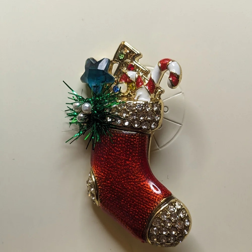 NWT Napier Christmas Stocking‎ Brooch Red Enamel Rhinestones Holiday Pin